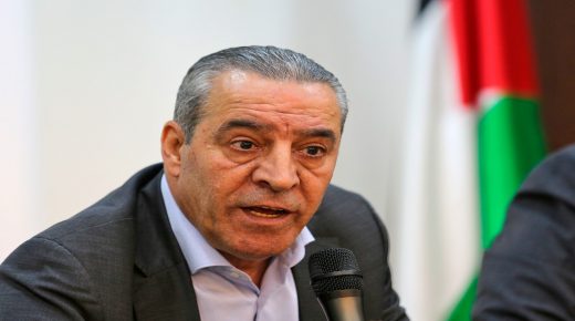 قيادي فلسطيني ينفي تعيين حسين الشيخ عضوا باللجنة التنفيذية لمنظمة التحرير