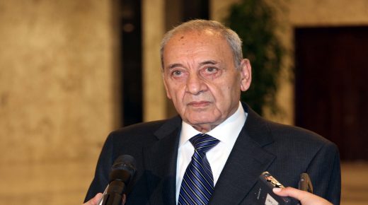 برّي:متمسك بتسمية سعد الحريري لتشكيل الحكومة في لبنان
