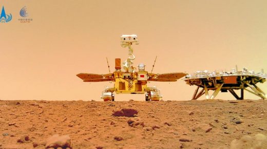 الصين تترك «بصمتها» وترفع علمها على سطح المريخ