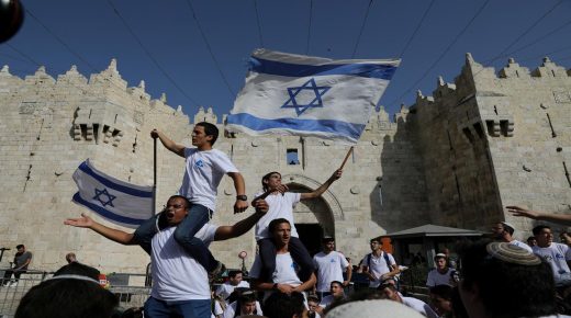 “مسيرة الأعلام ” في القدس ستشمل حلقات رقص عند باب العامود