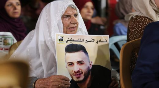 مضرب عن الطعام منذ 62 يوما: خطر كبير يهدد حياة الأسير أبو عطوان