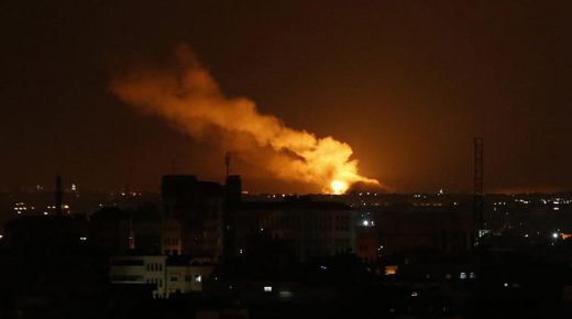طائرات الاحتلال تستهدف موقعاً جنوب مدينة غزة