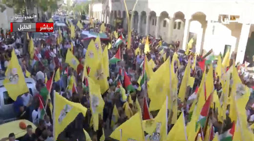 مسيرة جماهيرية حاشدة في الخليل دعما للرئيس ونصرة للأسرى المضربين عن الطعام