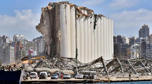 شركة فرنسية تحاول الاستفادة من أطنان القمح التي أفسدها انفجار مرفأ بيروت‎