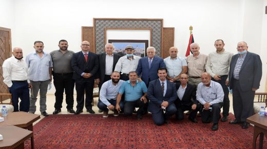 الرئيس يستقبل وفدا من أهالي القدس