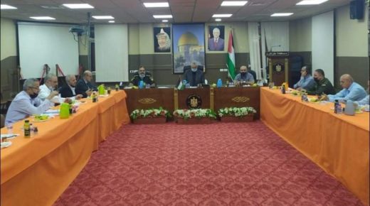 محافظ طولكرم عصام أبو بكر يترأس إجتماع لجنة الطوارئ لمواجهة فيروس كورونا