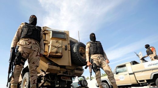 الجيش المصري يعلن قتل 5 من داعش شمال سيناء