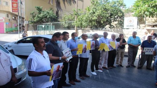 طولكرم: وقفة مساندة للأسرى الإداريين المضربين عن الطعام