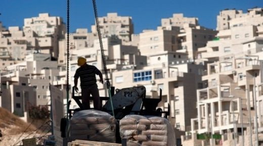 بينيت يقرر تقليص البناء في مستوطنات الضفة الغربية