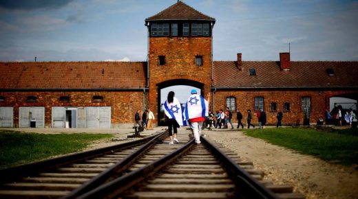 بولندا ستمنع زيارة الطلاب الاسرائيليين الى معسكرات الابادة “المحرقة “