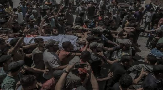 غزة: جماهير شعبنا تشيّع جثمان الشهيد ادعيج إلى مثواه الأخير