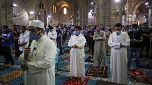 مساجد فلسطين تقيم صلاة الغائب على أرواح ضحايا الحرائق في الجزائر