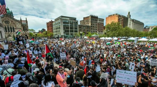 30 منظمة محلية في ولاية ماساتشوستس الأميركية تطالب بإنهاء الدعم العسكري لإسرائيل