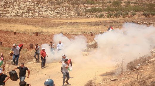 نابلس: إصابات بالرصاص والاختناق بمواجهات مع الاحتلال في بيتا وبيت دجن