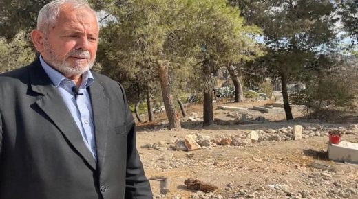 الاحتلال يعتقل رئيس لجنة رعاية المقابر الإسلامية في القدس