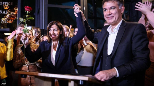 فرنسا: عمدة باريس تفوز ببطاقة الترشح للرئاسة عن الحزب الاشتراكي