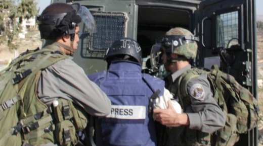 الاحتلال يشن حملة اعتقالات في صفوف المواطنين بالضفة الغربية بينهم صحفيين