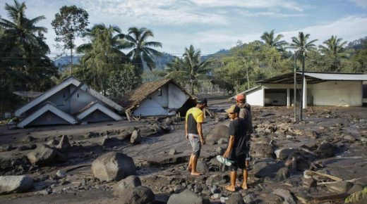 زلزال بقوة 7.3 درجات يضرب إندونيسيا