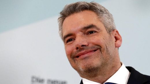 مستشار جديد للنمسا في أعقاب قضية الفساد التي أطاحت كورتز