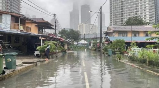 14 قتيلا على الأقل إثر فيضانات عارمة في ماليزيا