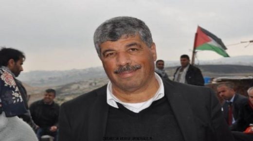 الاحتلال يحتجز رئيس هيئة مقاومة الجدار والاستيطان على حاجز عسكري شمال رام الله