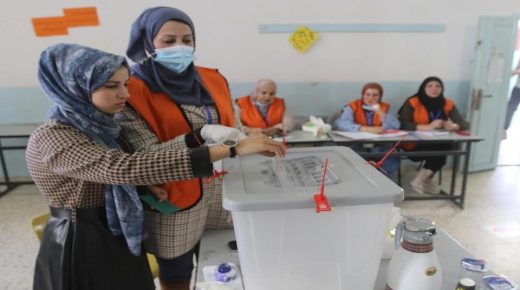 لجنة الانتخابات: نسبة الاقتراع بلغت 46.7% حتى الساعة الرابعة عصراً