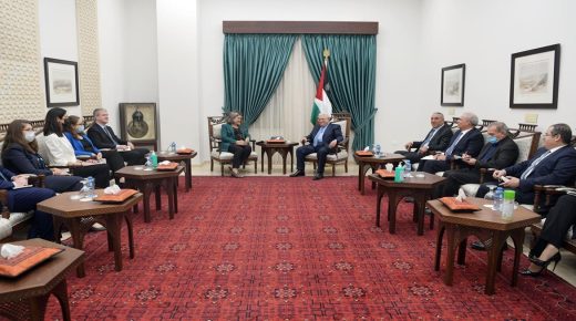 الرئيس يستقبل مساعدة وزير الخارجية الأميركية للشؤون السياسية