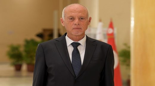 الرئيس التونسي يعلن عن تنظيم انتخابات تشريعية يوم 17 كانون أول 2022