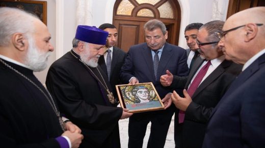خوري يلتقي البطريرك الأعلى لأرمينيا الكاثوليكوس كاريكين الثاني