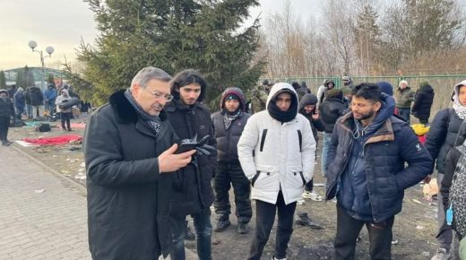 السفير الدجاني يطمئن على أبناء جاليتنا وطلبتنا على الحدود الأوكرانية البولندية