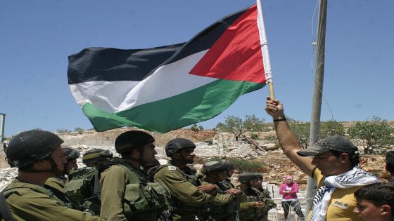 جندي سابق في جيش الاحتلال: غادرت إسرائيل لأنها تمارس الفصل العنصري ضد الفلسطينيين