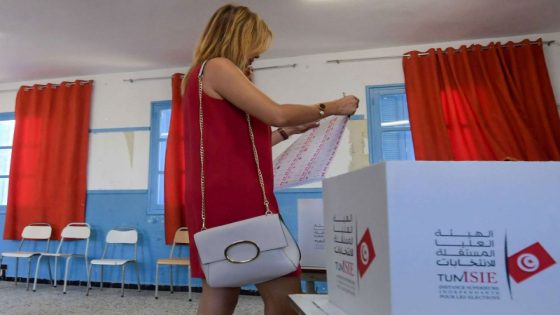أحزاب تونسية تقاطع الانتخابات التشريعية علنا وتشارك فيها سرا