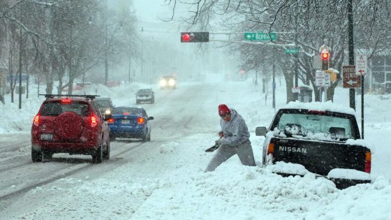 العاصفة الثلجية في أميركا تحصد 32 قتيلاً… وعشرات الآلاف بلا كهرباء