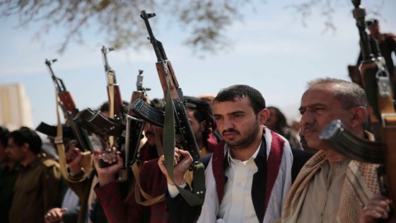 الحوثيون يعلنون عدم الالتزام بوقف إطلاق النار