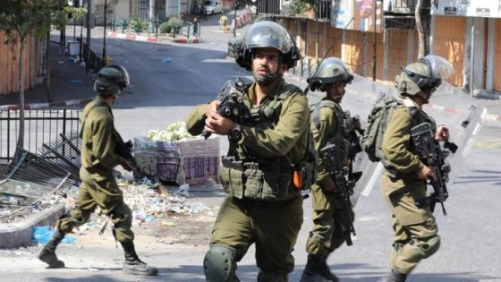تواصل انتهاكات الاحتلال : شهيدان ومصابون ومعتقلون وهدم وإخطار واقتحام الأقصى