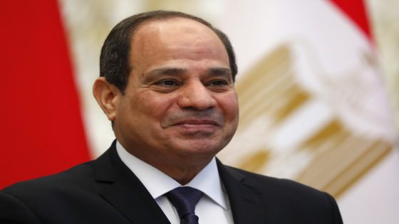 السيسي يصل إلى الإمارات للمشاركة في قمة أبو ظبي