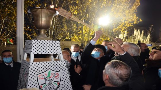 الرئيس يوقد شعلة الانطلاقة الـ58 للثورة الفلسطينية المعاصرة