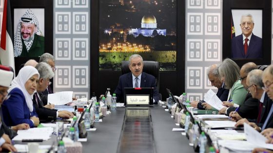مجلس الوزراء: يطالب بلجم الاحتلال ومستوطنيه وإيقاف الاعتداءات بحق شعبنا ومقدساته