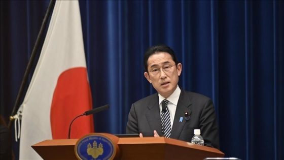 رئيس وزراء اليابان يحذر من الاعتراف بزواج المثليين