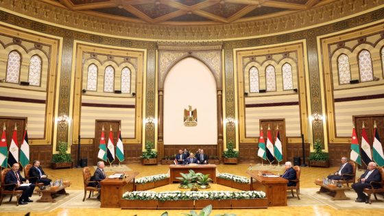 الرئيس أمام القمة الثلاثية: نثمن عاليا موقف الاشقاء في مصر والاردن الداعم لمواقفنا