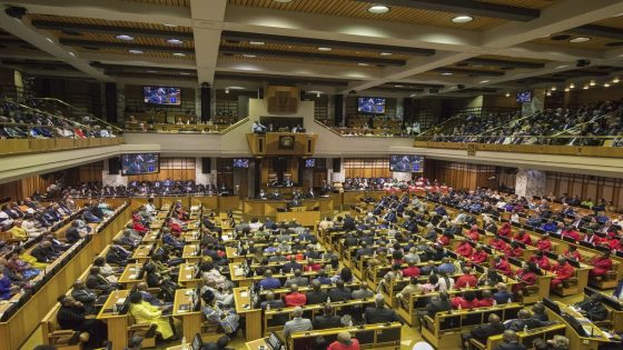 برلمان جنوب أفريقيا يصوت على خفض علاقتها الدبلوماسية مع إسرائيل