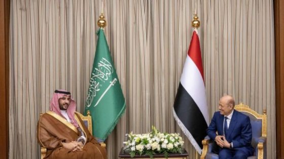 وزير الدفاع السعودي يلتقي العليمي وأعضاء «الرئاسي اليمني»