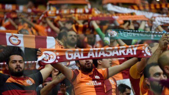 جماهير تركية تتضامن مع القدس خلال مباراة كرة قدم