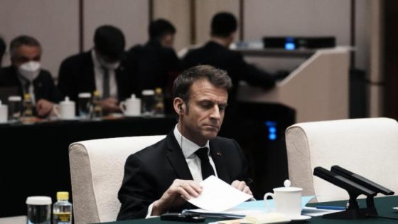 ماكرون وفون دير لاين يلتقيان شي لإيصال صوت أوروبا بشأن أوكرانيا