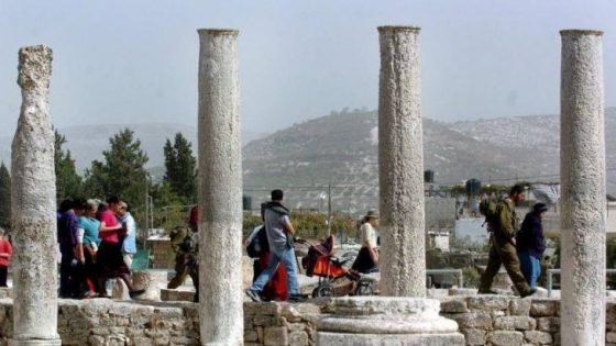 مستوطنون يقتحمون الموقع الأثري في سبسطية