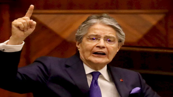 رئيس الإكوادور يحل البرلمان ويدعو لانتخابات “على الفور”