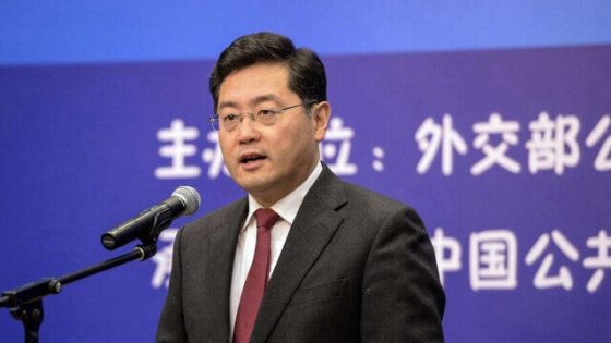 وزير خارجية الصين يبدأ جولة أوروبية