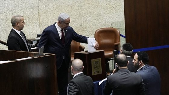 بعد انتخاب إلهرار.. “اليمين” ينظم مظاهرة مقابل منزل نتنياهو
