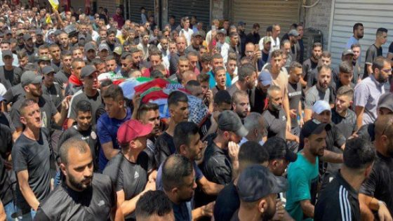 جماهير شعبنا في طولكرم تشيّع جثمان الشهيد محمود جراد