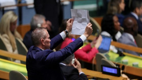 طرد السفير الاسرائيلي من قاعة الأمم المتحدة